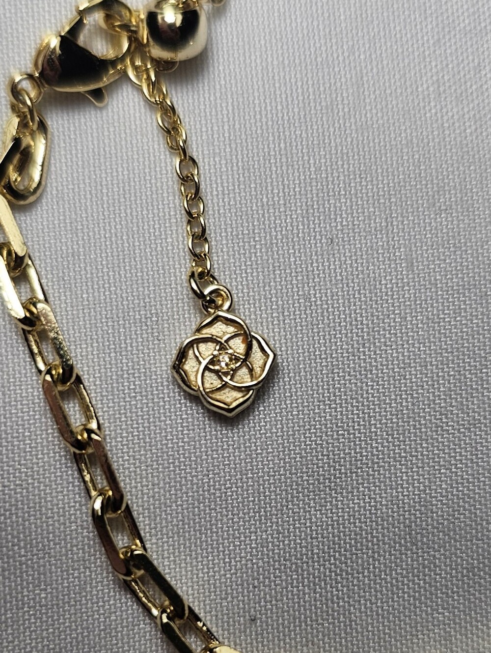 Kendra Scott Gold Adjustable Paperclip Link Bracelet - Picture 2 of 2